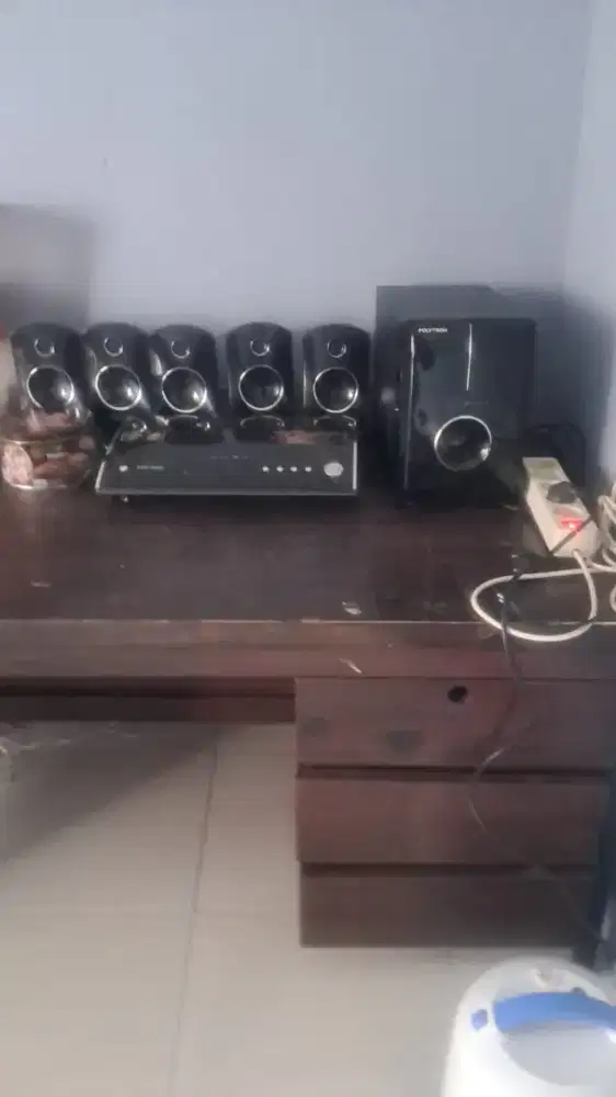 Home theater PHT 500 SR dan Meja