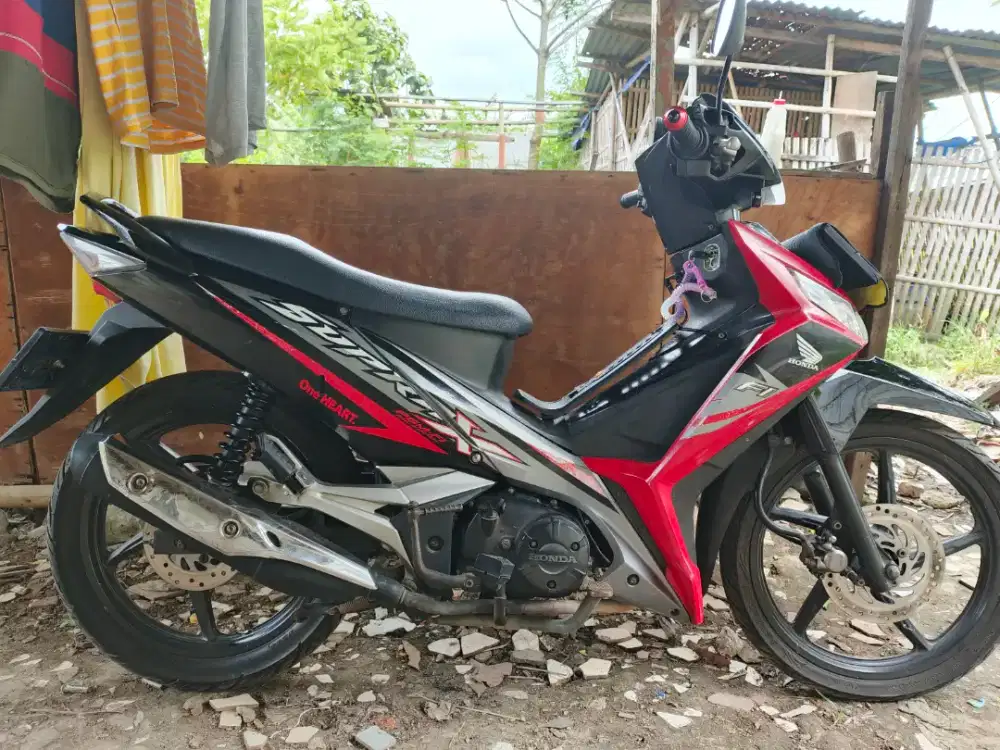 Honda SupraX 125 2016