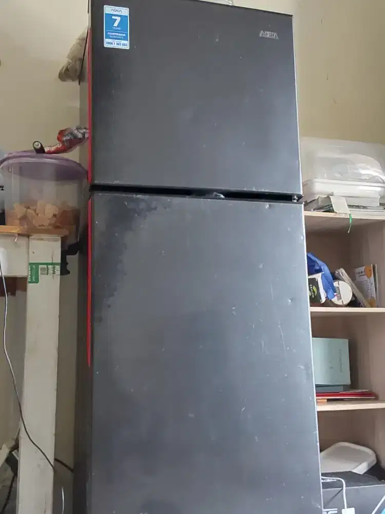 Kulkas aqua 2 pintu