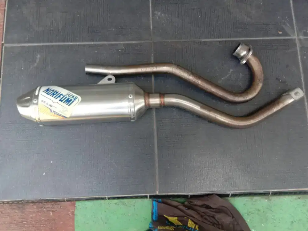 Knalpot Norifumi seri NF CRF 150 L dan Helm JPX