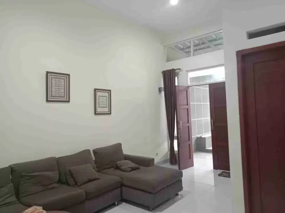 Woow Rumah dan 2 kios cuma 650 JT, Dekat GOR Pakansari