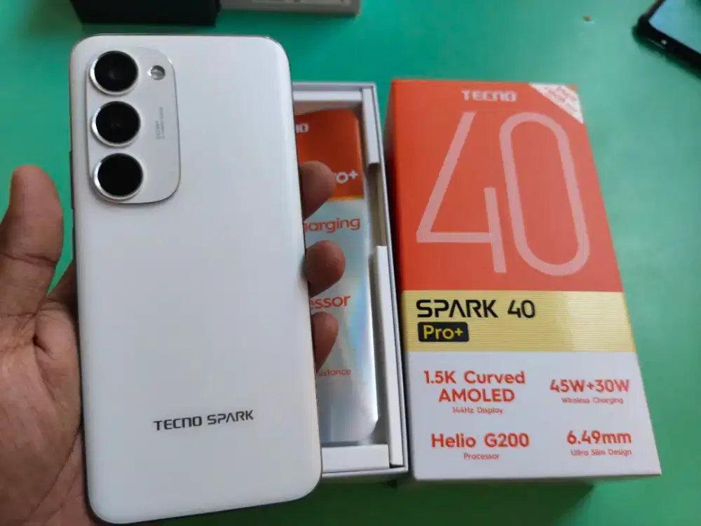 Tecno Spark 40 pro plus Ram 8/256 bukan 128 lengkap mulus ori