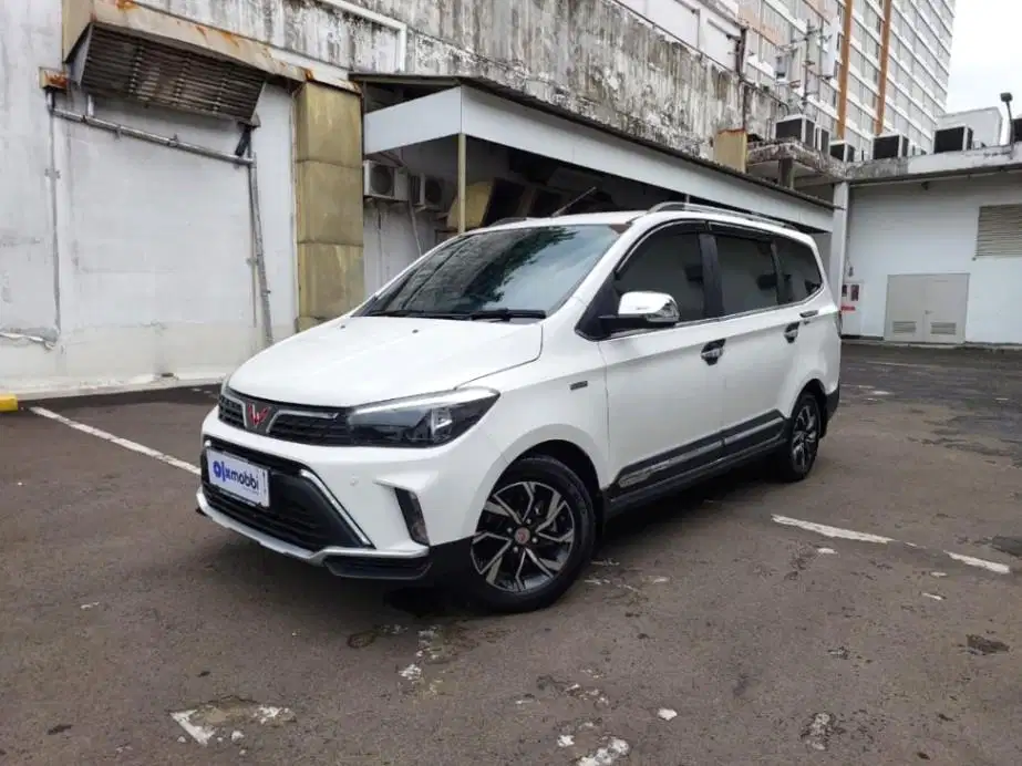 LOW DP Wuling Confero S 1.5 L ACT Lux Plus Bensin-MT 2023 WIZ