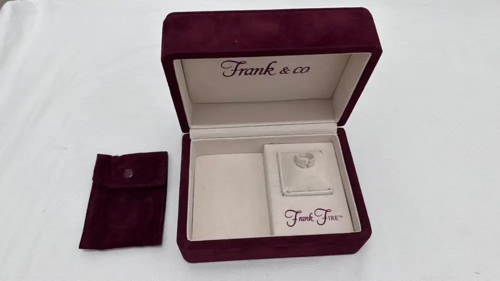 Kotak Perhiasan Cincin Frank & co