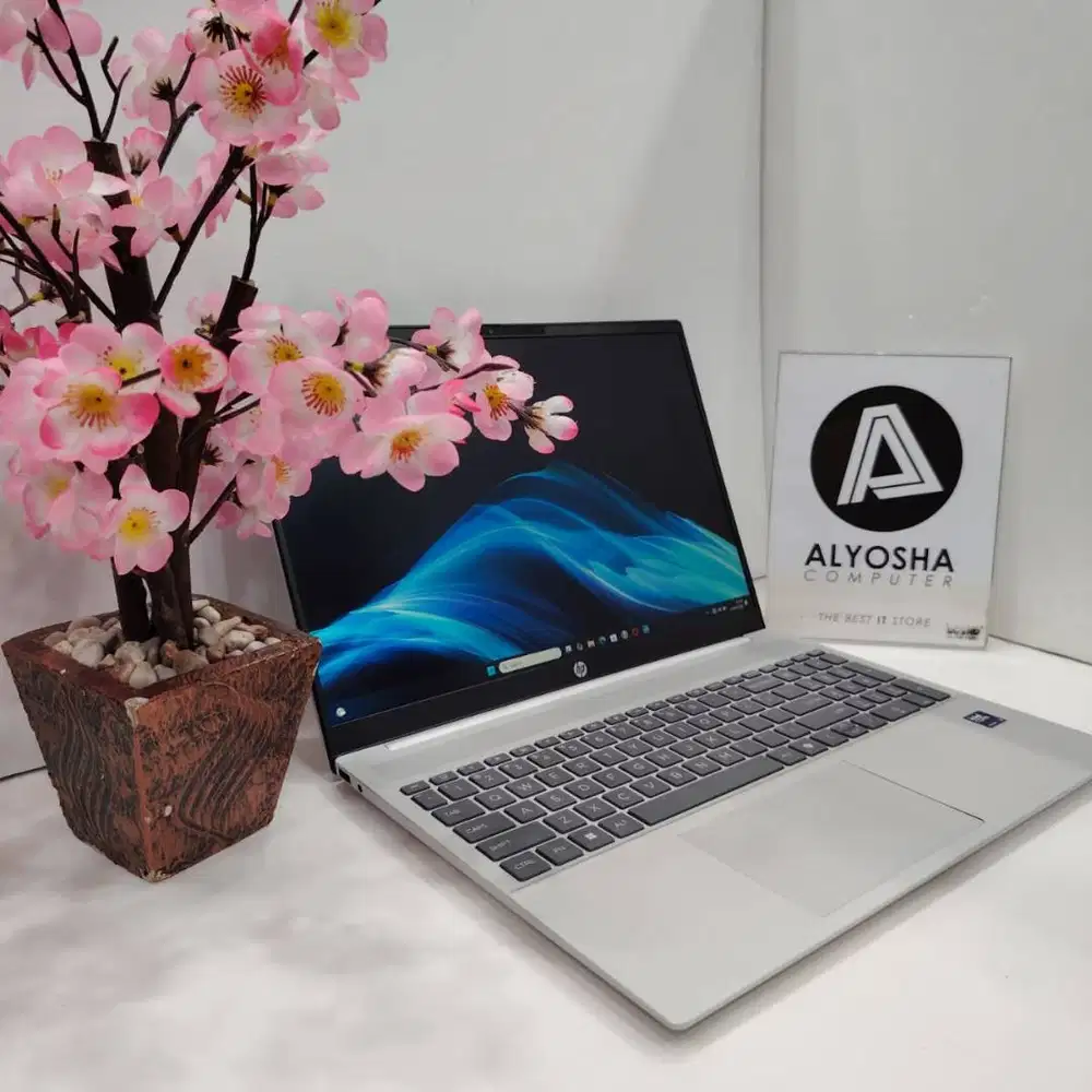 Laptop HP Omnibook 5 AI 16-AF1555TU Core Ultra 5 225U 16GB SSD 1TB