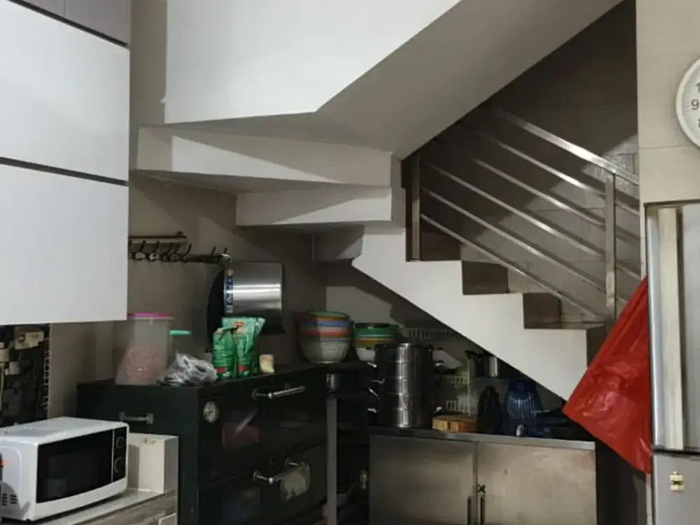 JUAL CEPAT RUMAH SIAP HUNI 2 1/2 LANTAI KELAPA GADING BCS JAN BARU SELESAI RENOVASI 26 NOV 2025