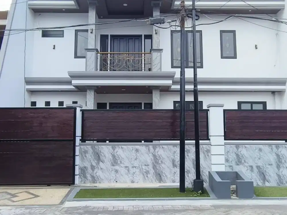 RUMAH BARU GRESS 2 LANTAI MANYAR KERTOADI Row jalan 3 mobil