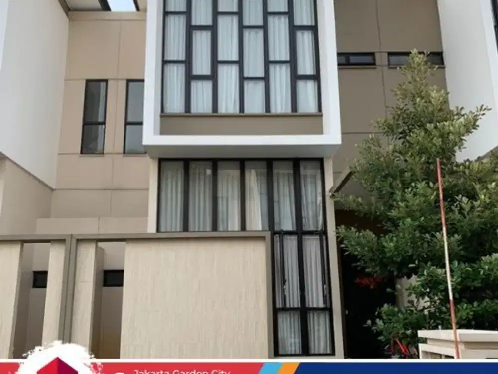 Di Jual Rumah Mewah Semi Furnish Full 5 AC Lokasi Strategis Dan Bebas Banjir Di JGC