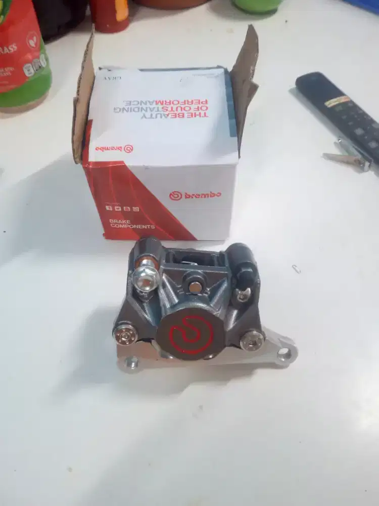 Caliper brembo replika 2p nmax belakang