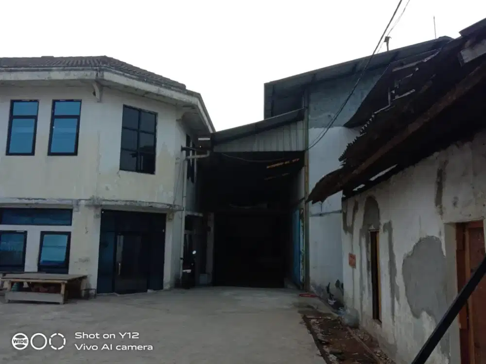 Dijual Gudang di Curug Karawaci Tangerang, Lt.1.566m2, Cont 20 Ft