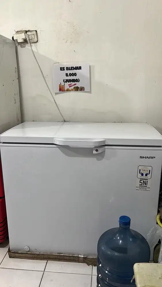 FREEZER SHARP 200liter PEMAKAIAN 6bulan GARANSI AKTIF