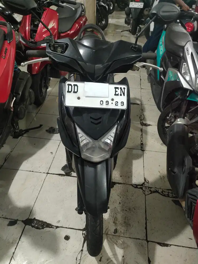 Honda Beat 110cc 2014 Hitam dengan kondisi sesuai digambar