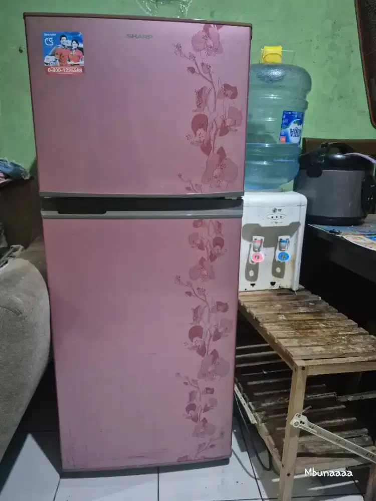 Kulkas 2pintu Sharp siap pakai dingin beku bagus