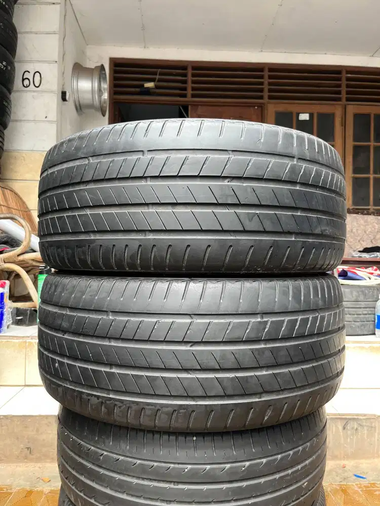 Ban Bridgestone Alenza001 RFT 275 45 r20 2Pcs