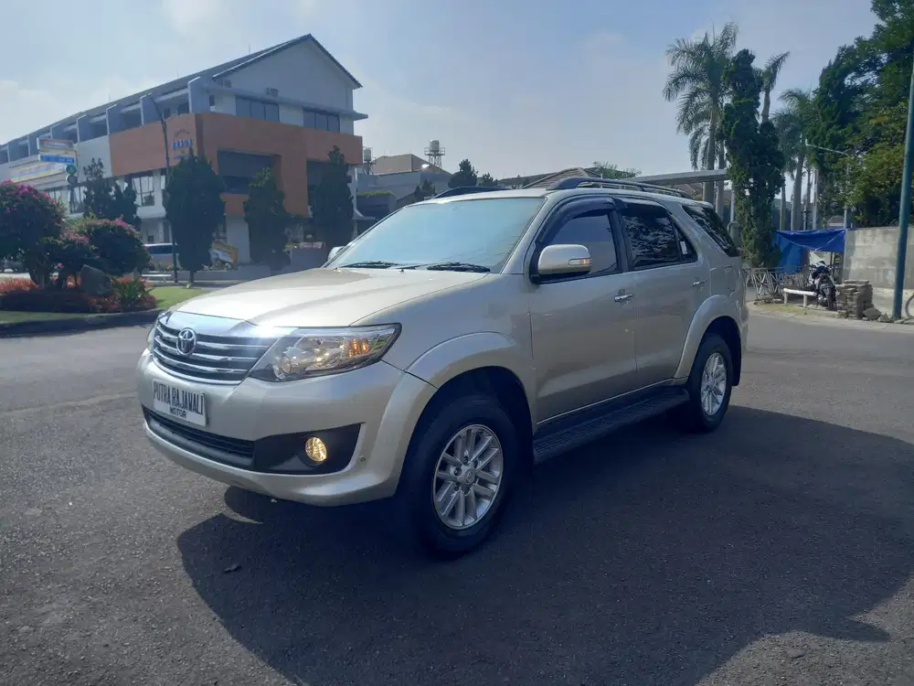 Toyota Fortuner 2012 Bensin