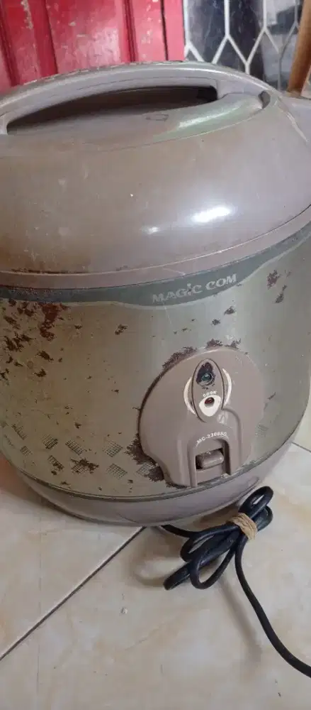 Di jual rice cooker youngma masih normal
