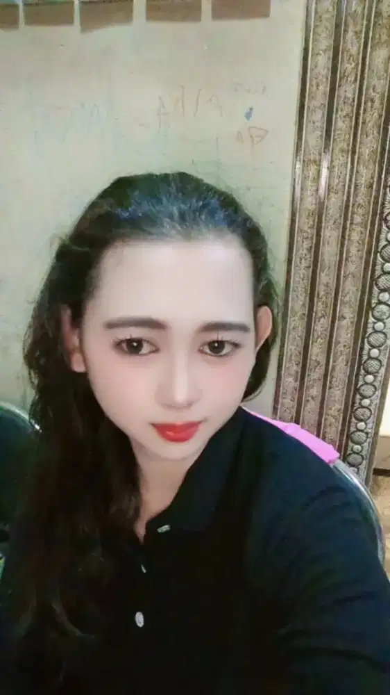 Saya sedang mencari pekerjaan sebagai aspri dan driver wanita