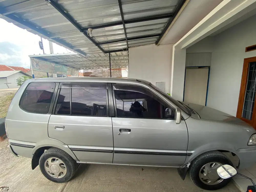Toyota Kijang 2001 Bensin