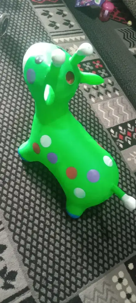 Mainan kudaan dari karet