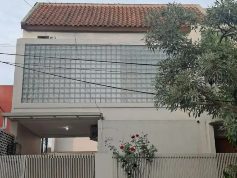 Rumah Modern 2 Lantai Siap Huni Lokasi Strategis Sarijadi Bandung