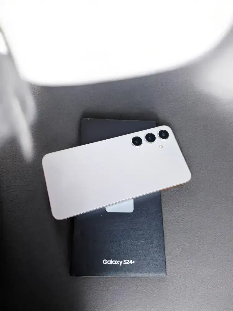 Samsung s24 plus versi ram12 512gb second lengkap siap pakai