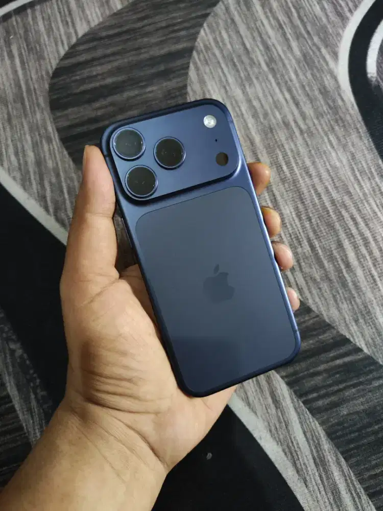 Iphone 17 pro 512gb ibox on januari 2027 (hp+chargee+invoice)