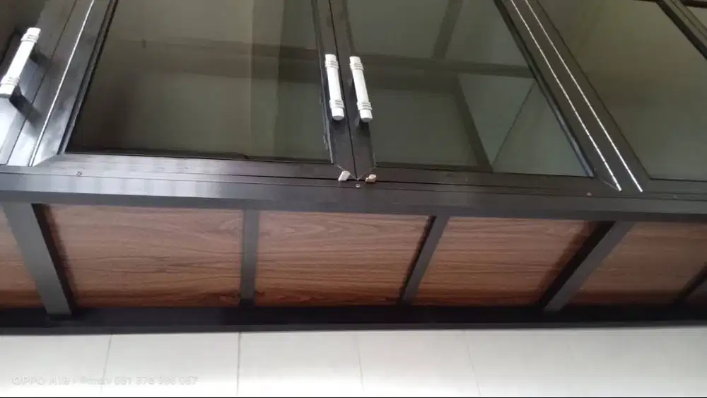 Kitchen set almunium kaca minimalis. kab kebumen raya