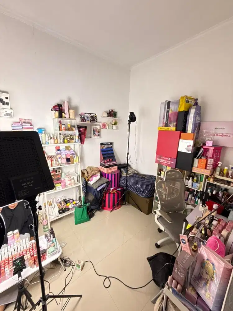 Host Live Streaming Makeup Skincare Bodycare