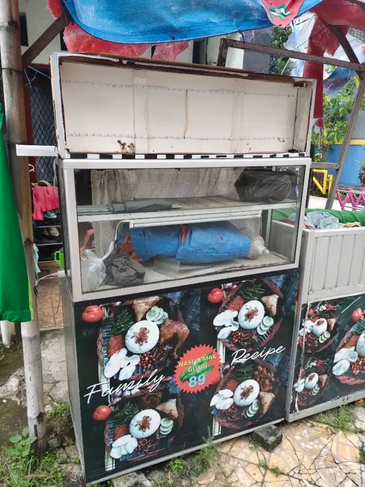 ETALASE MAKANAN JUALAN