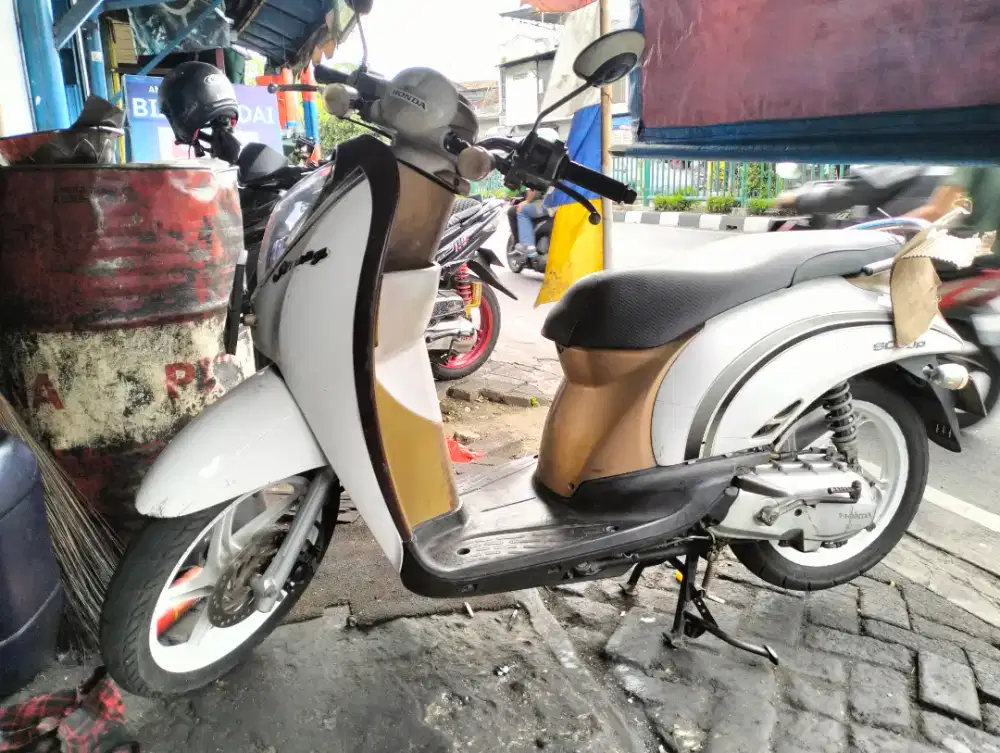 JUAL CEPAT HONDA SCOOPY 2011 NEGO