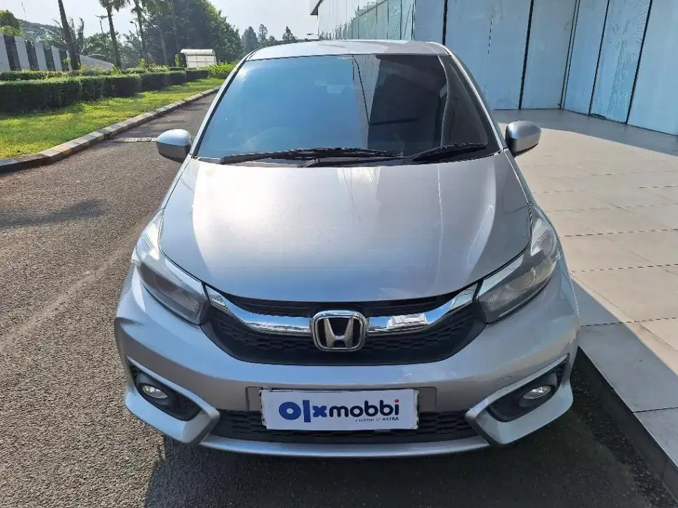 DP MURAH Honda Brio Satya 1.2 E Bensin-MT 2022 Silver CAJZD