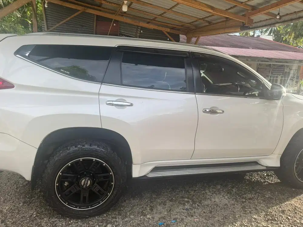 DIJUAL MITSUBISHI PAJERO SPORT DAKAR ULTIMATE