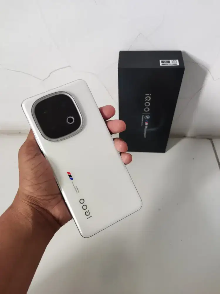 iqoo 13 12/256gb Fullset