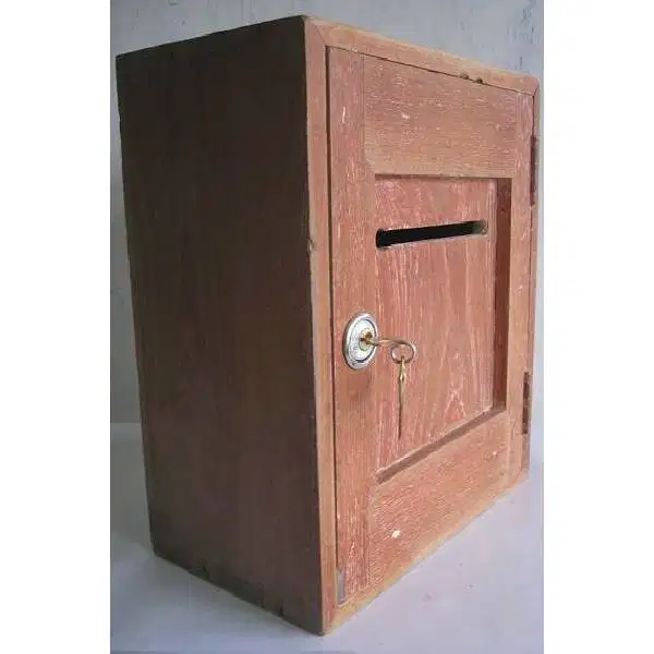 Kotak surat antik djadoel terbuat dari bahan kayujati tua