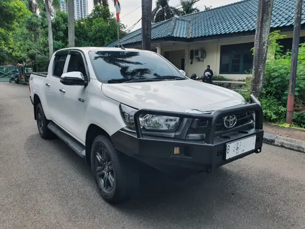 Toyota Hilux Double Cabin 4x4 2023