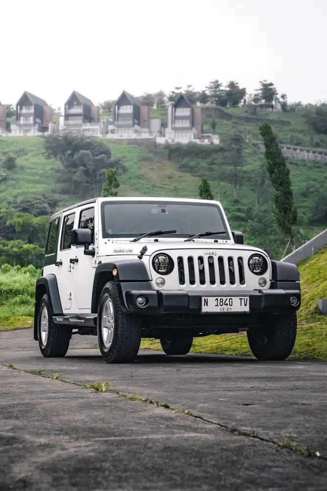 Jeep Rubicon Wrangler Sport 4x4 2013 Bensin