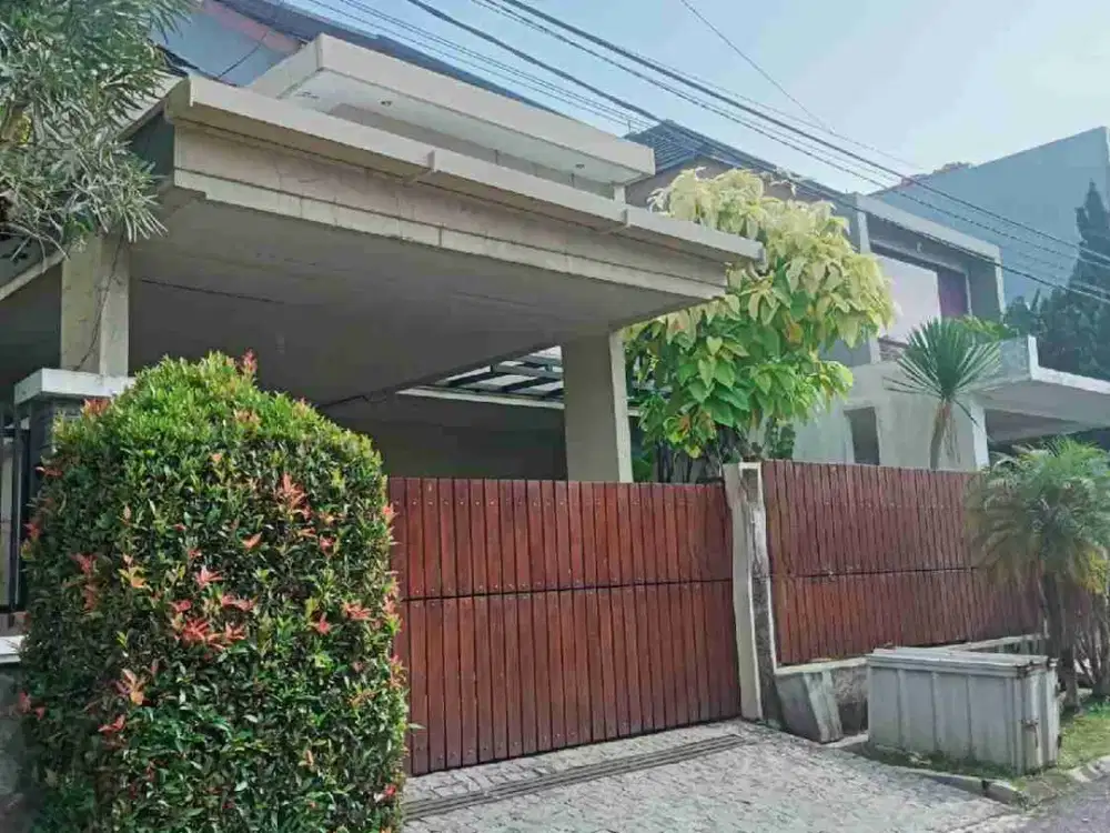 rumah cantik 2 lantai siap huni one gate system di pelangi Antapani