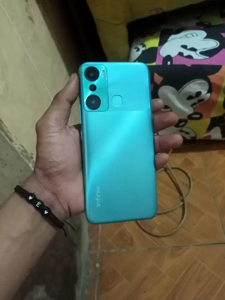 Infinix Hot 20i 4/128 hp+cas+sofcase