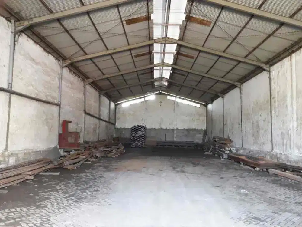 Dijual Gudang Osowilangon 746 m² di surabaya