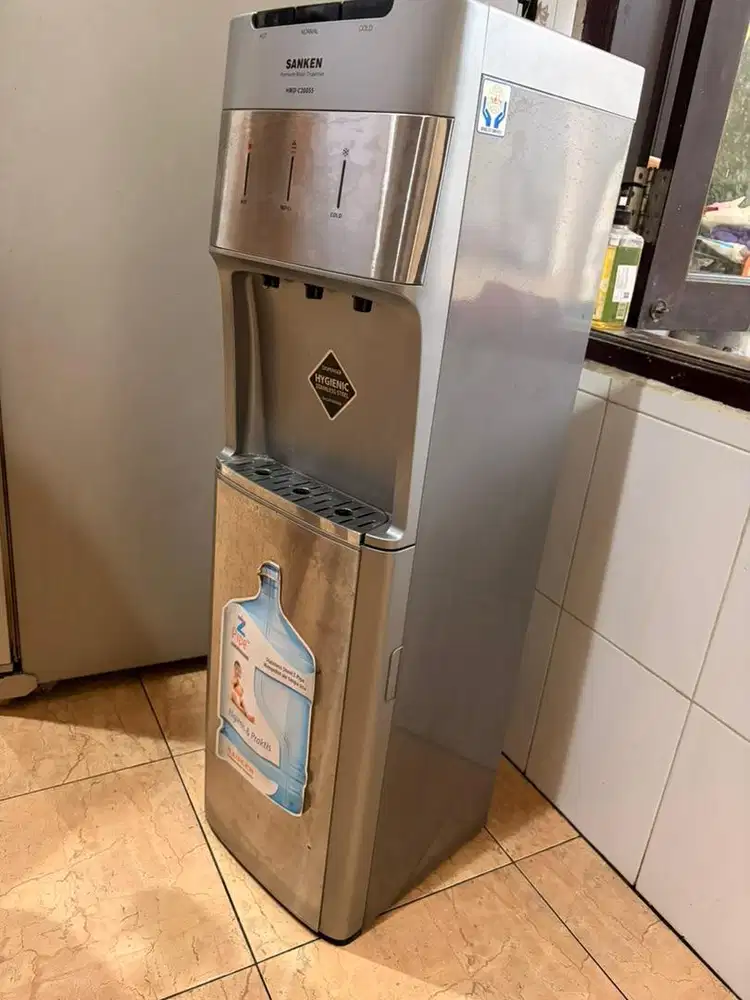 DISPENSER GALON BAWAH SANKEN KOMPRESOR FREE GALON AQUA 2PCS