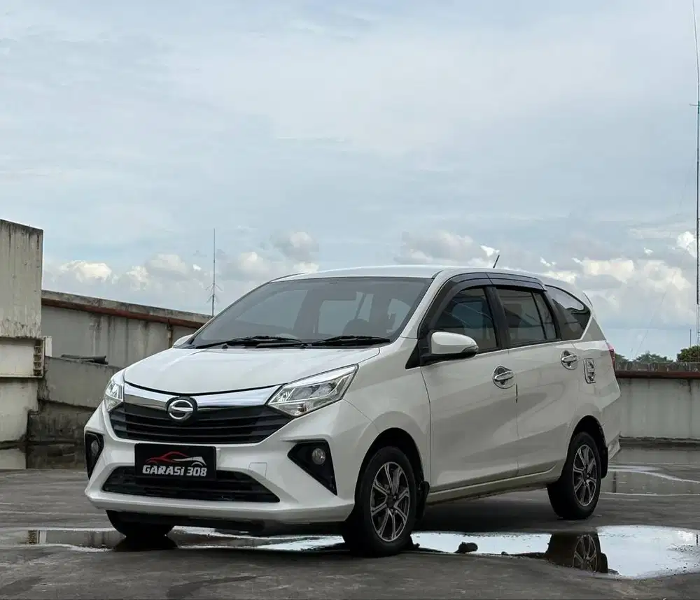 Daihatsu Sigra 1.2 R AT 2021 Warna Putih Model Facelift KM 71rb