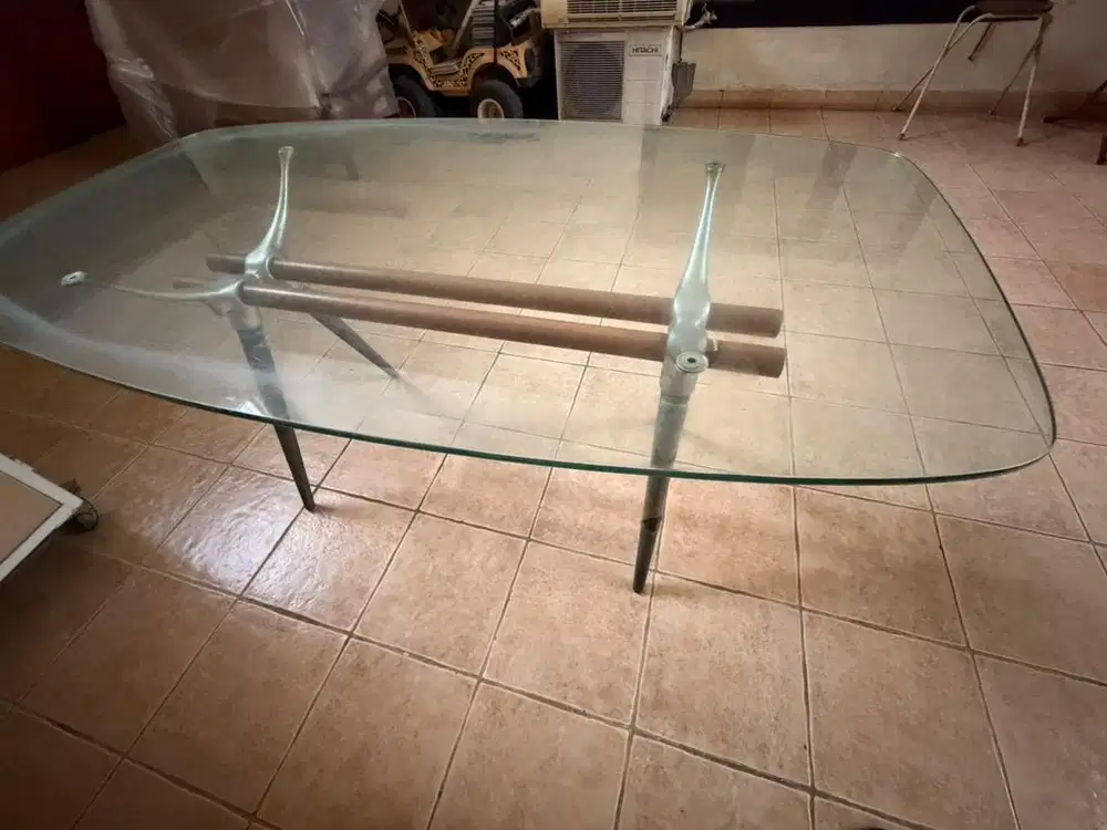 MEJA MAKAN KACA DIJUAL CEPAT