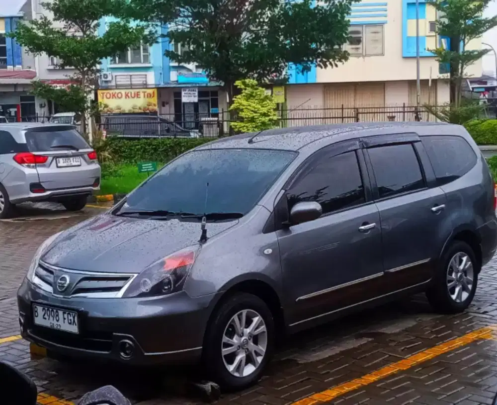 Nissan Grand Livina XV 1.5 Manual 2011
