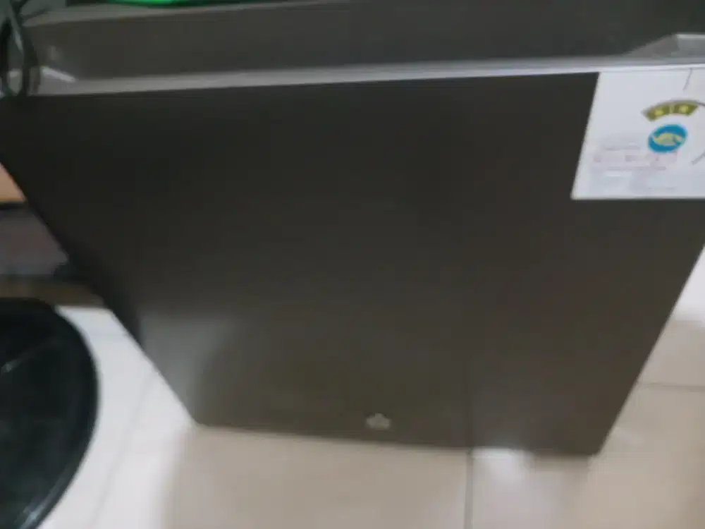 Kulkas Mini Bar Hisense 42 L kayak baru