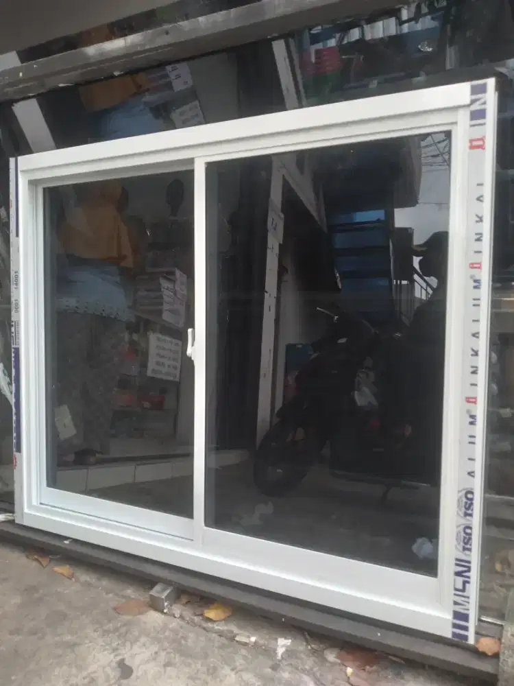 Jendela geser aluminium T100cm L100cm hrg dg pemasangan 1,3 jt bs COD