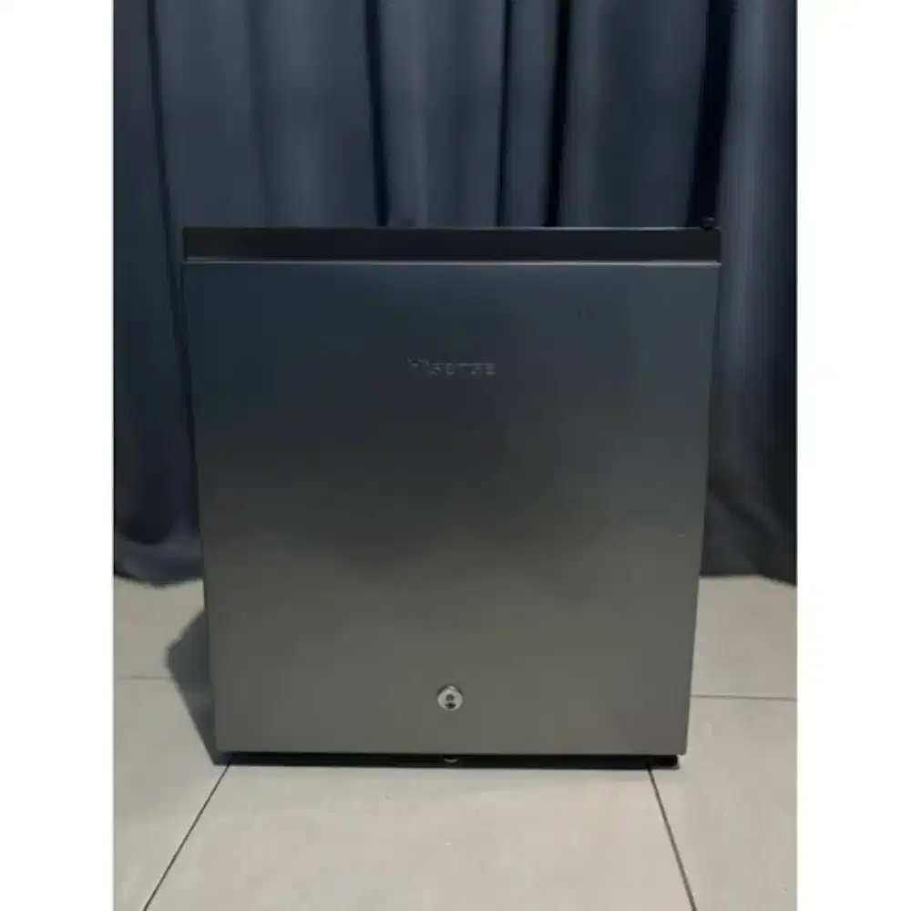 Kulkas Mini Hisense 42 L like new