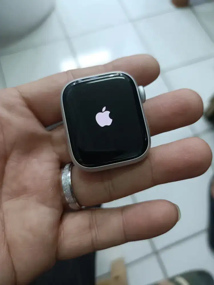 Apple iWatch 8 41mm ex resmi iBox mulus seperti baru batangan normal