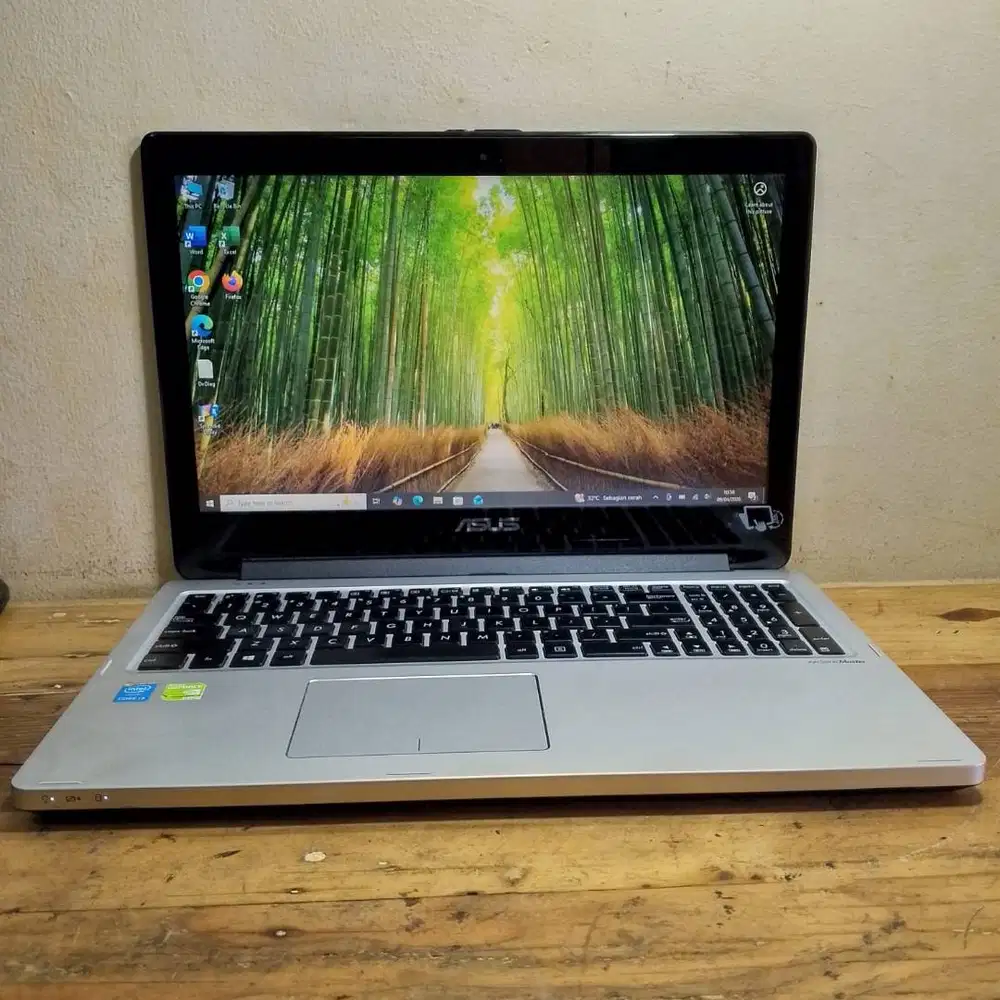 Laptop editing Asus core i3-4030U Nvidia 820M 2 GB Touchscreen