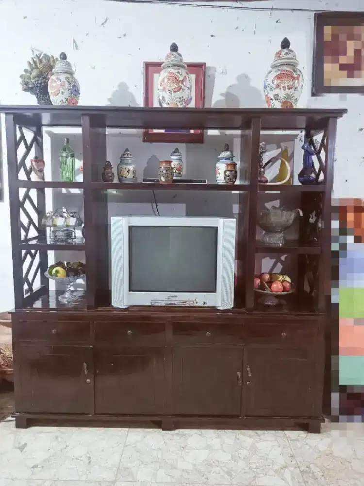 Buffet Televisi Jati