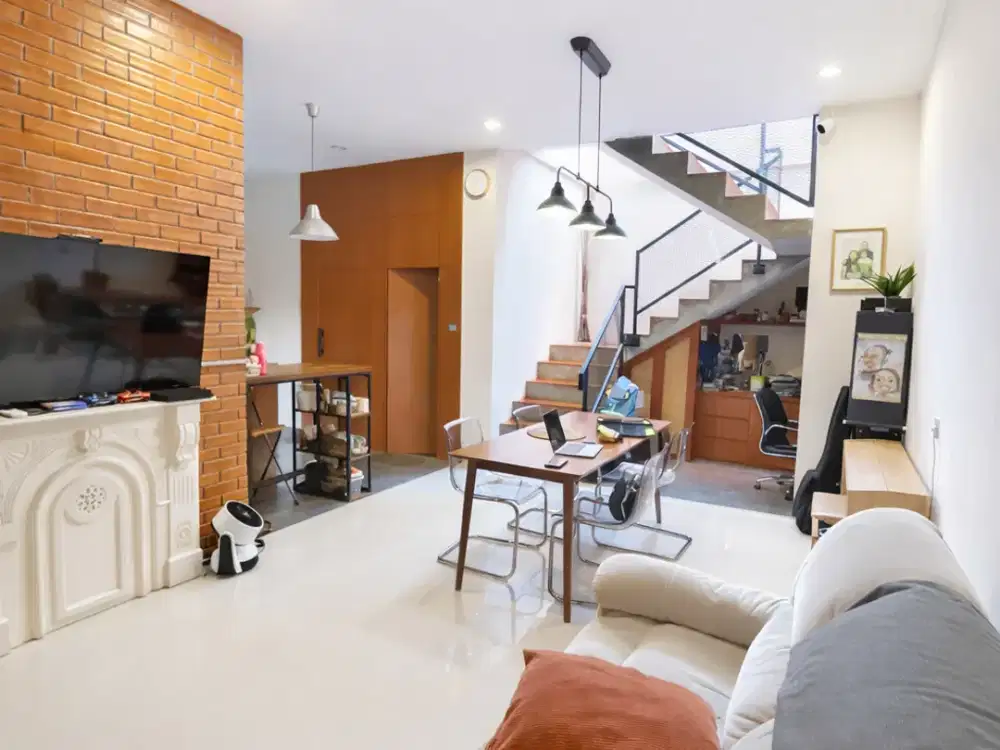 Rumah 2 Lantai di Panorama Bintaro Ciputat, Semi furnished Siap Huni